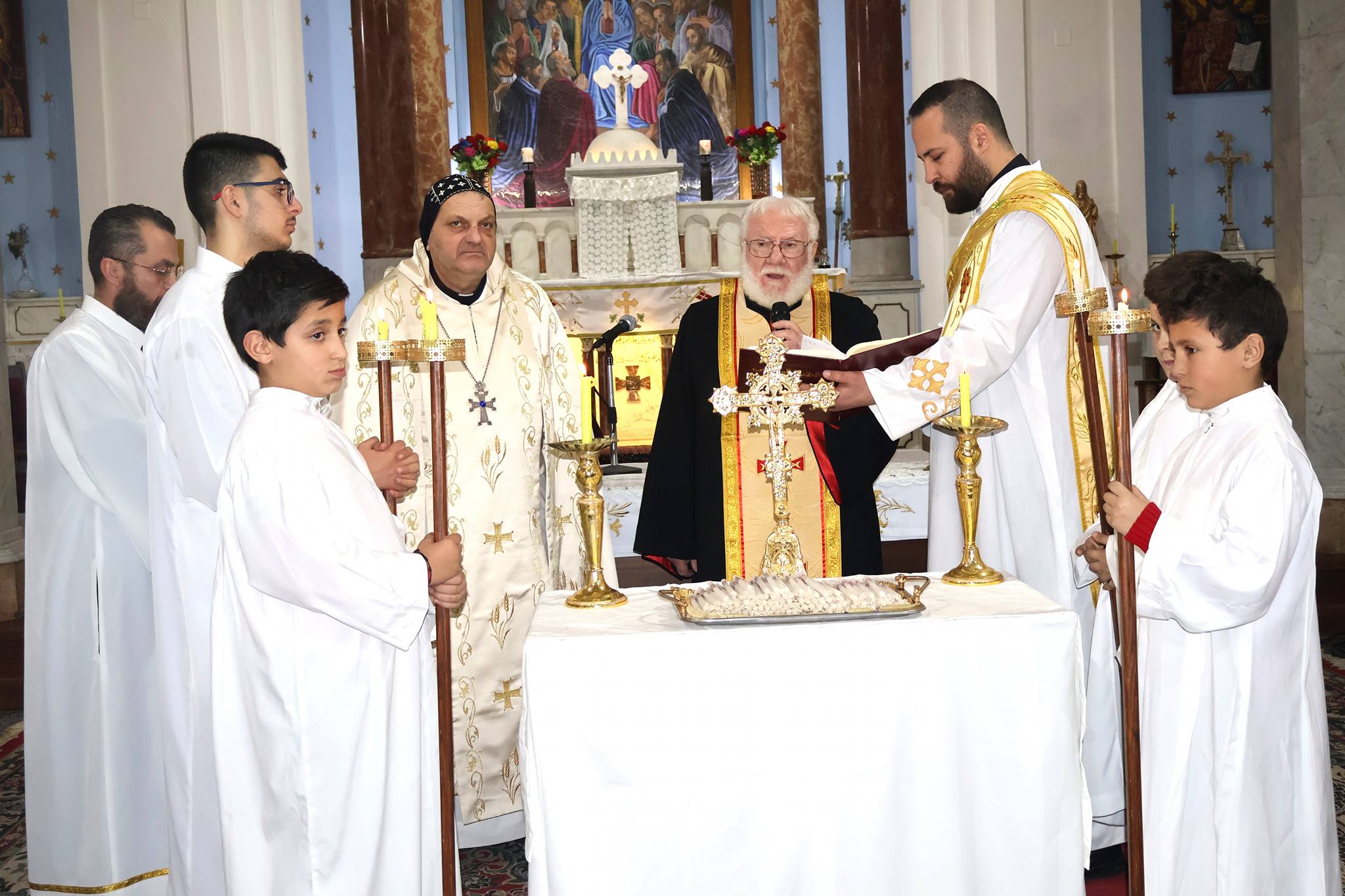 قداس عيد دخول يسوع الى الهيكل وتبريك الشموع في كاتدرائية الروح القدس بحمص.