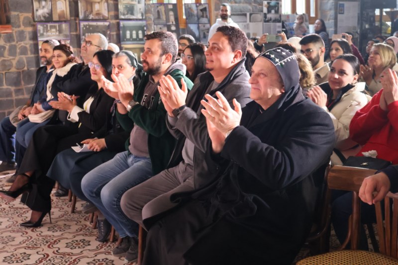 بالأمل نكمل الطريق: رسالة أطفال مركز حبة الخردل بأدائهم الرائع