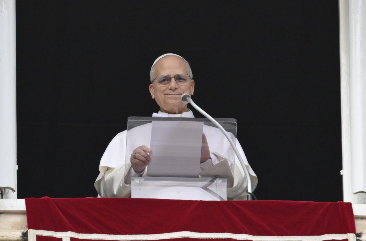 البابا لاوون دعا لوقف “دوامة العنف” بالشرق الأوسط: الاستقرار والسلام يتحققان عبر حوار عقلاني. البابا لاوون دعا لوقف “دوامة العنف” بالشرق الأوسط: الاستقرار والسلام يتحققان عبر حوار عقلاني.