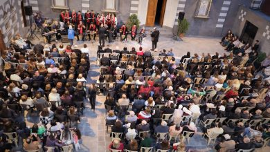 /إرث الرحابنة/ أمسـية تنبـض بأصالـة الرحابنـة و تحيـي الذاكـرة بألحــان خالـدة في باحة كاتدرائية الروح القدس بحمص