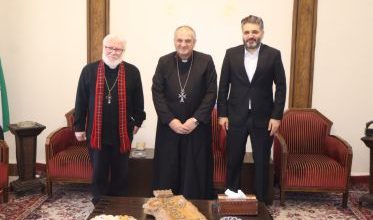 زيــارة معالــي وزيــر الثقافــة الســيد محمــد ياســين صالــح لــدار مطرانيــة الســريان الكاثوليــك بحمــص